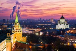 Троицкая башня и здание Арсенала © Moscowviews.ru