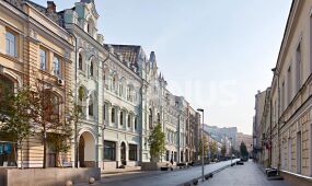 Kuznetsky Most 12 by Lalique