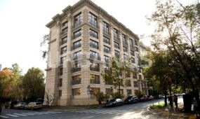 Manhattan house